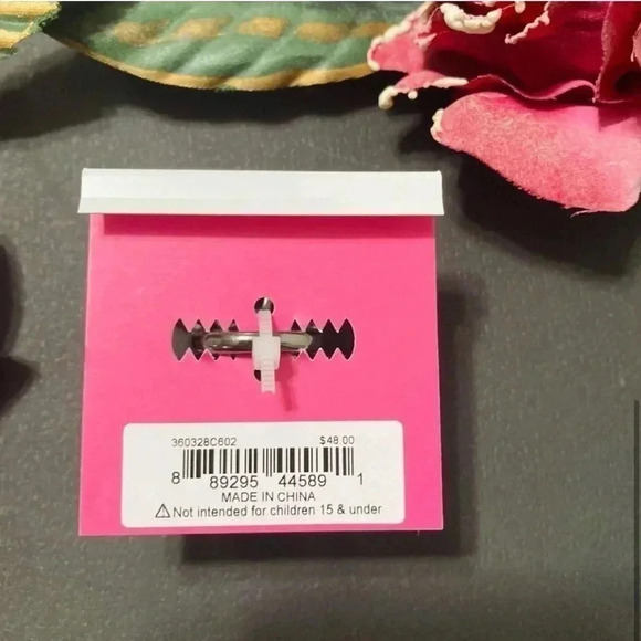 NWT BETSEY JOHNSON SPIDER  HALLOWEEN RING - Picture 6 of 8